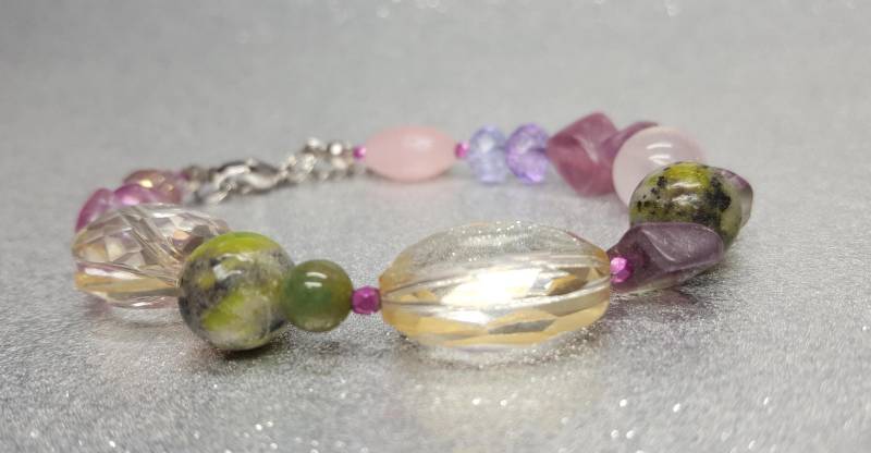 Armband( 20cm + 3cm Aus Verschiedenen Edelsteinen | Glaskristall, Achat, Fluorit, Quarz in Farben | Grün, Lila Und Formen von AnkaaKreationen