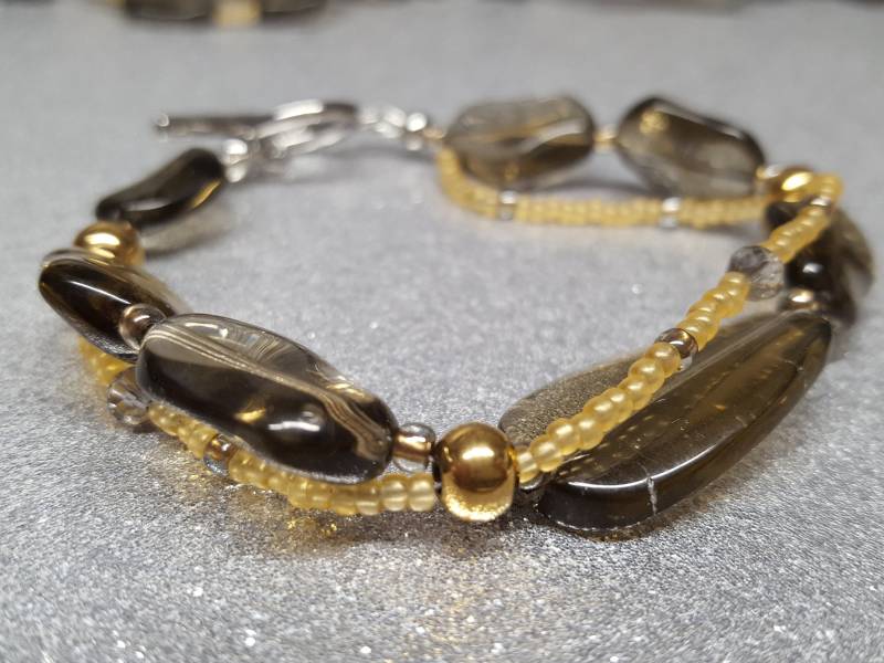 Armband | 20cm LangAus Schwarzen , Hellgelben Transparenten Glasperlen in Verschiedenen Formen | Oval 28x15mm Und 17x12mm, Kugelförmig 2-4mm von AnkaaKreationen