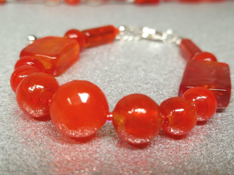 Armband | Länge 19cm + 5cm Verlängerung in Roter Farbe Mit Jade Und Muranoglassteinen Verschiedenen Größen Formen von AnkaaKreationen