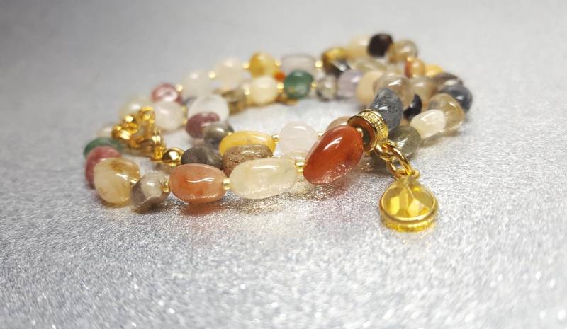 Halskette(Länge 46cm + 6cm Aus Bergkristallstein in Nuggetforms | 6 - 8mm, Verschiedenen Hellbrauntönen Mit Einem Citrin-stein-Anhänger von AnkaaKreationen