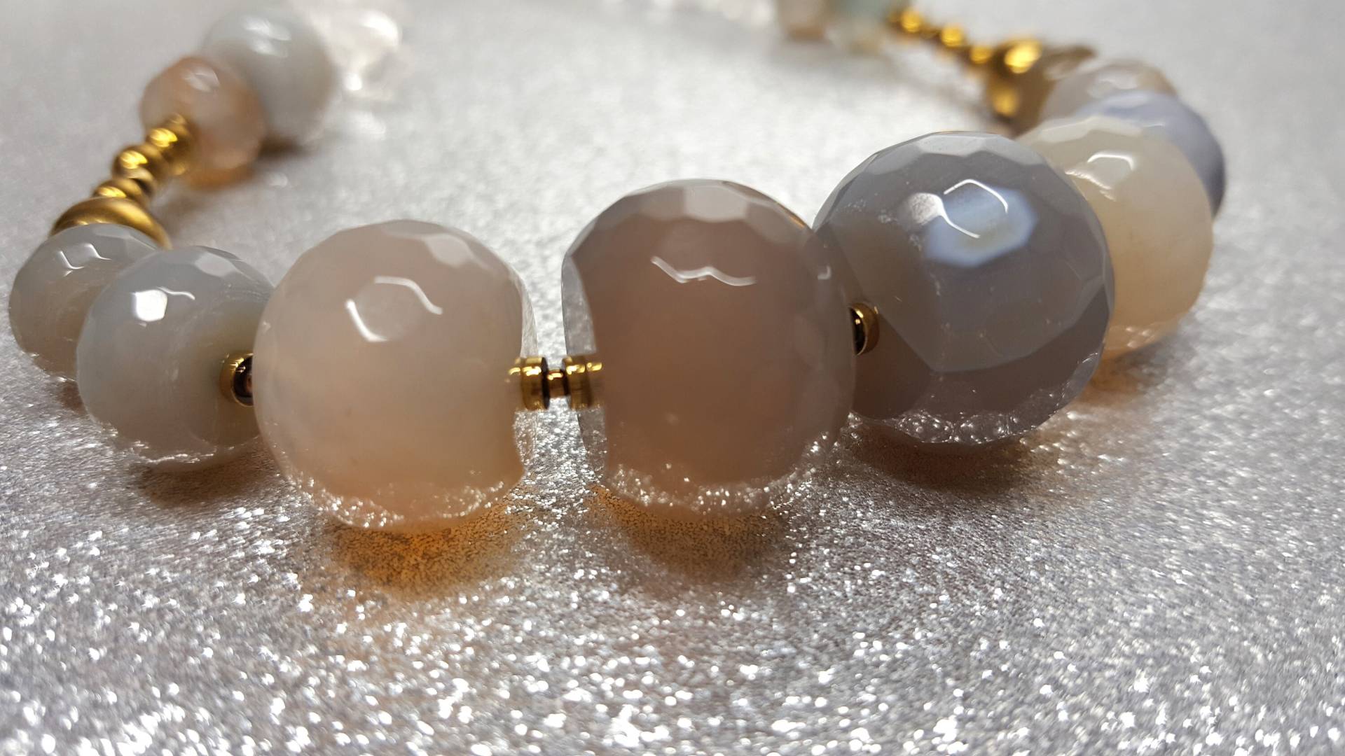 Halskette | Länge 50 cm + Verlängerung 5 cm Aus Rondellförmigen Achatsteinen Mit Einem Durchmesser | 10-20 Mm Und Einer Breite | 6-10 Mm von AnkaaKreationen