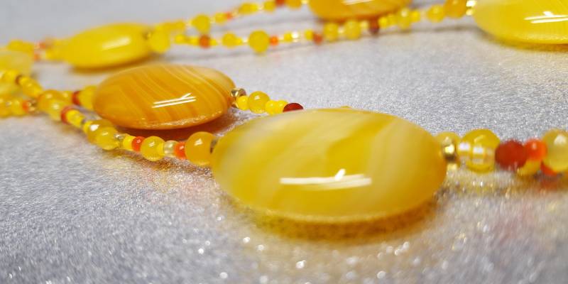 Halskette | Länge 53; 55cm + 6cm Aus Gelben Achatsteinen in Form Von Ovalen | 18x25mm, Achat, Glasperlen Zwei Strängen Angeordnet von AnkaaKreationen