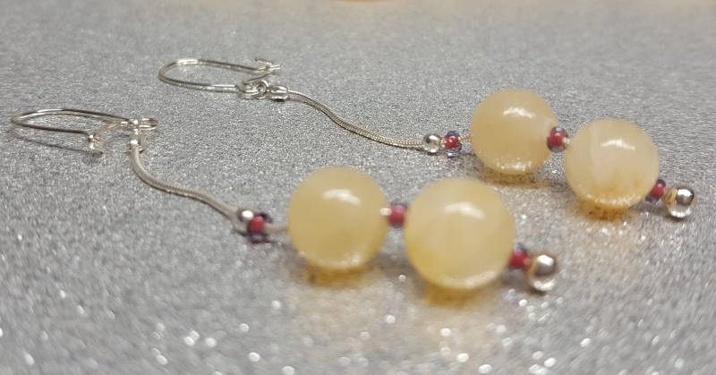 Jade-Silber-Ohrringe | 5 Tropfenlänge in Hellen Pfirsichfarbe, Aus Jadesteinen Form Von 8mm Kugeln von AnkaaKreationen