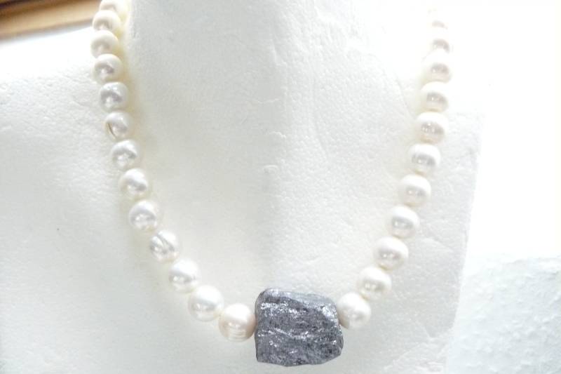 Perlenkette Mit Hämatit von AnkesSchmuckdesign