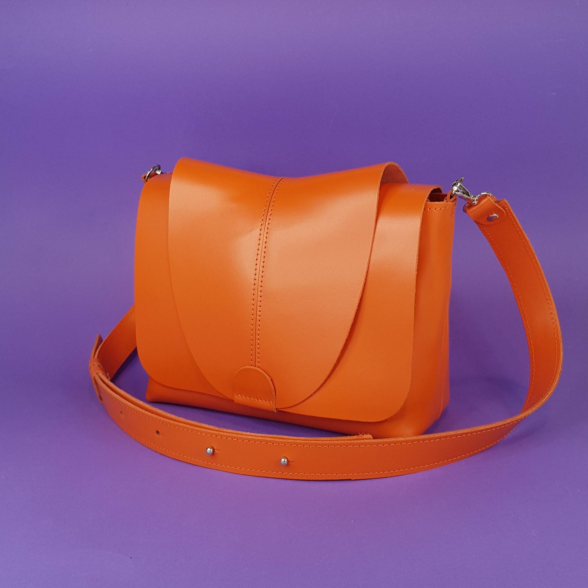 Erhältlich in 17 Farben Oranger Crossbody Mit Klappe, Tasche Breitem Schultergurt, Orange Geldbörse von AnkoBagsStore