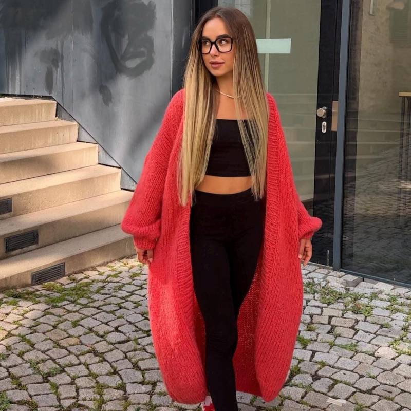 Alpaka Seidenstrickjacke Handgefertigter Langer Pullover Für Elegante Outfits von Anlusso