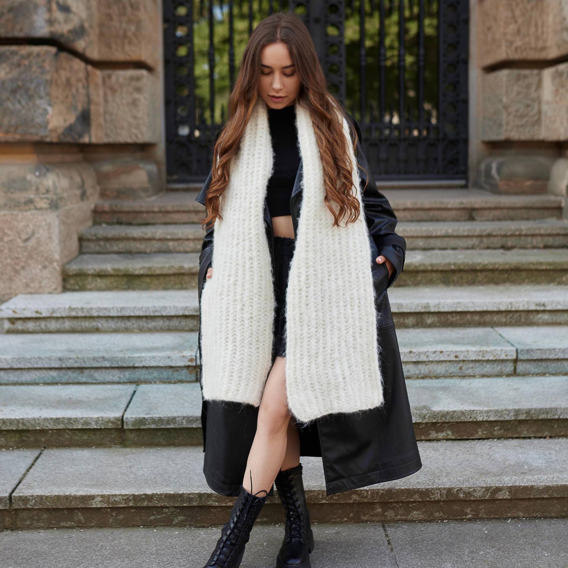 Muttertagsgeschenk Handgefertigter Schal-Set Alpaka-Wolle Winterschal Weiche Materialien Damen Accessoire Komfort Elegantes Design Schal Muttertagsgeschenk Handgefertigter Schal-Set Alpaka-Wolle Winterschal Weiche Materialien Damen Accessoire Komfort Elegantes Design Schal von Anlusso