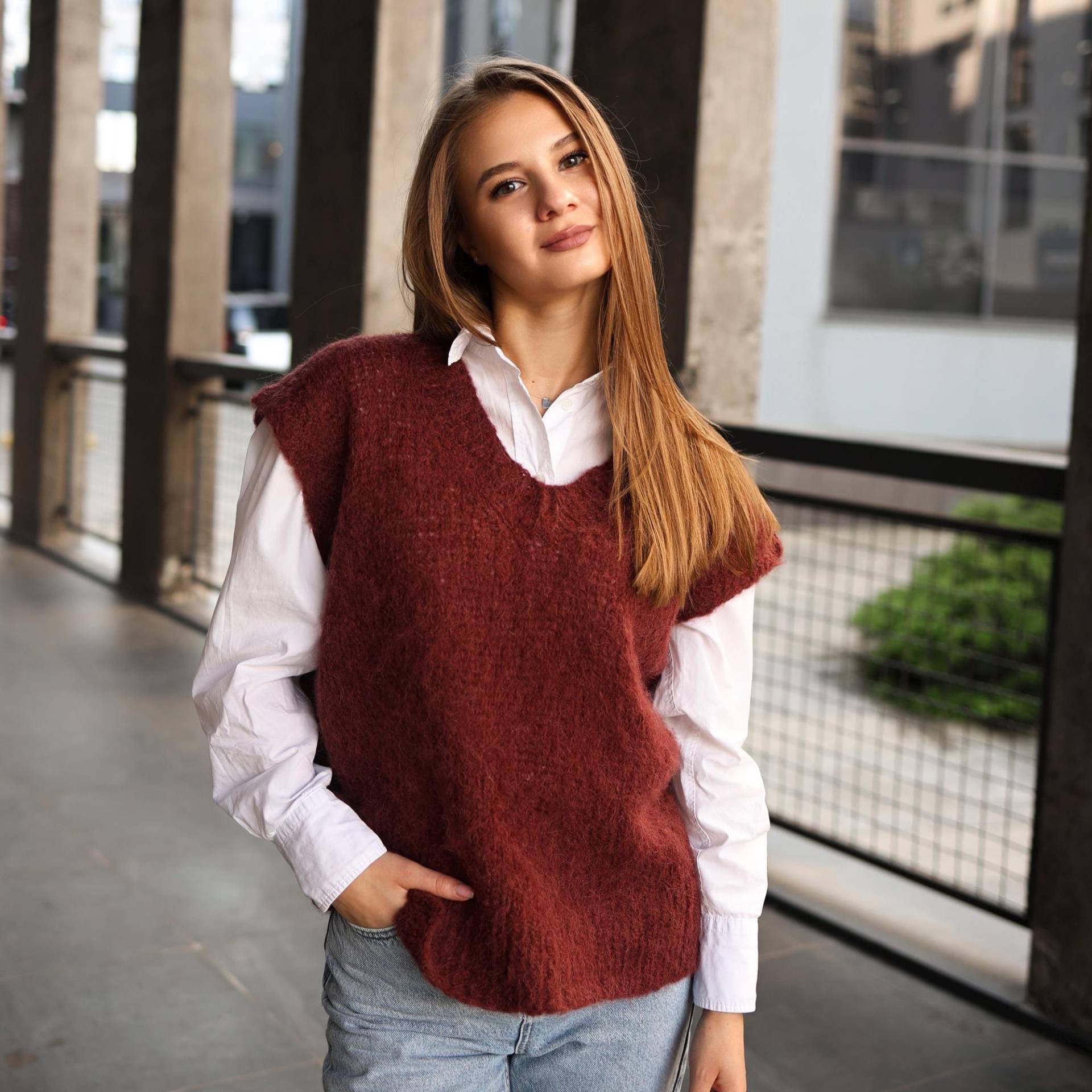Strick-Alpaka-Wolle Weste Pullunder Chunky Strickwaren Made To Order Handgestrickte Moderne Handmade-Pullover Mit V-Ausschnitt Strickmode Kleidung Strick-Alpaka-Wolle Weste Pullunder Chunky Strickwaren Made To Order Handgestrickte Moderne Handmade-Pullover Mit V-Ausschnitt Strickmode Kleidung von Anlusso