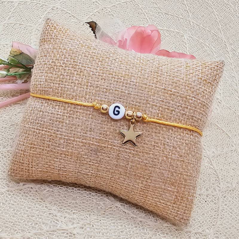Buchstaben Makramee Armband Mit Goldenem Stern Anhänger - Zartes Initial Freundschaftsarmband von GluecksengeI