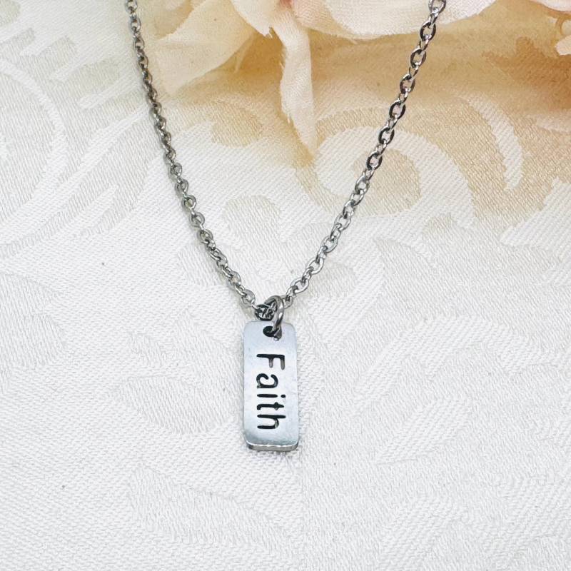 Faith Halskette Silber Aus Edelstahl - Kette Mit Anhänger Glaube Wasserfest Herren Damenkette Geschenk Für Sie U. Ihn Faith Halskette Silber Aus Edelstahl - Kette Mit Anhänger Glaube Wasserfest Herren Damenkette Geschenk Für Sie U. Ihn von GluecksengeI