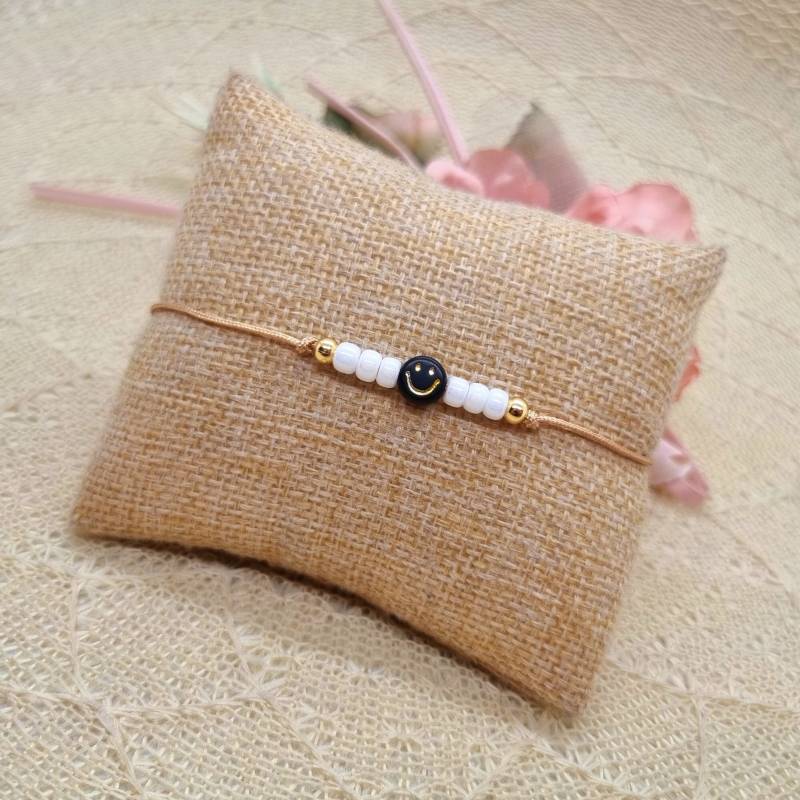 Happy Smiley Makramee Armband Schwarz Weiss Inkl. Keep Smiling Kärtchen von Anmariii