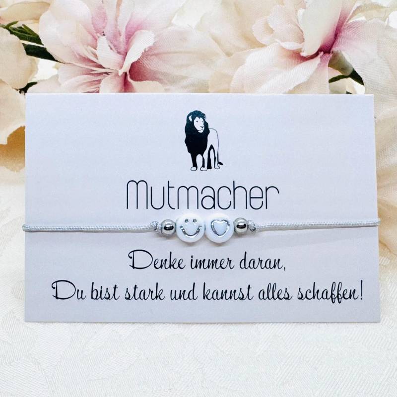 Mutmacher Makramee Armband Silber - Zartes Freundschaftsarmband Smile Geschenkidee Freundin von GluecksengeI