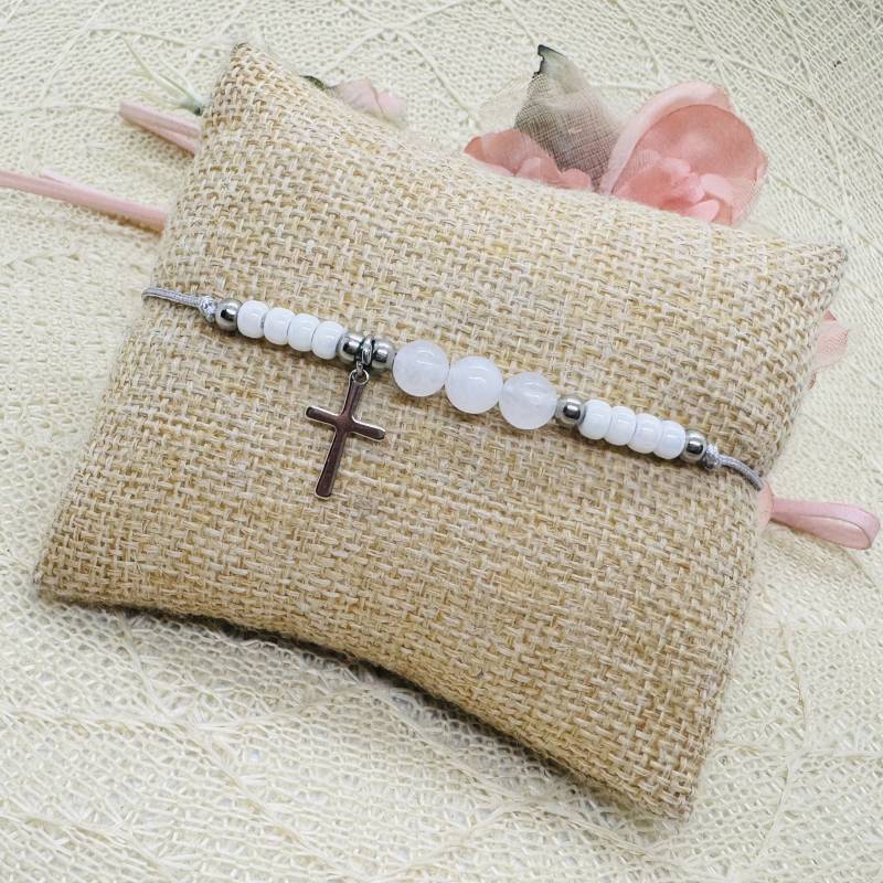 Perlen Armband Mit Kreuz Anhänger Und Jade - Zartes Makramee Weiss Perlen Armband Mit Kreuz Anhänger Und Jade - Zartes Makramee Weiss von GluecksengeI