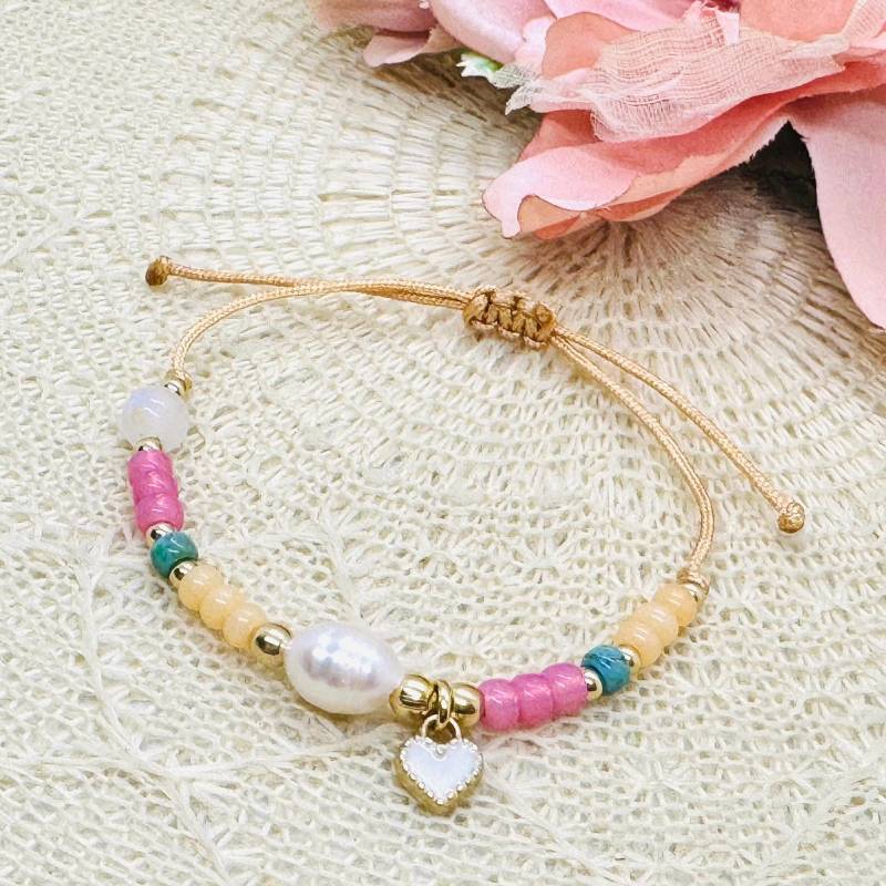 Perlen Armband Mit Süßwasserperle, Mondsteinperle U. Herz Anhänger - Zartes Makramee von GluecksengeI