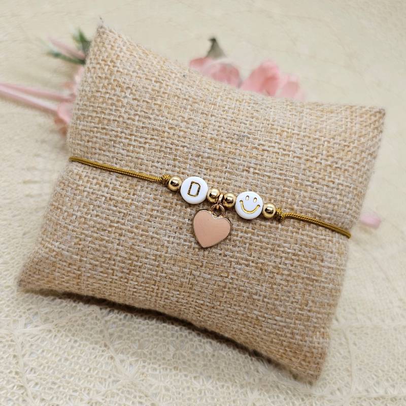 Personalisiertes Makramee Armband Mit Herz Anhänger - Buchstaben Freundschaftsarmband von GluecksengeI