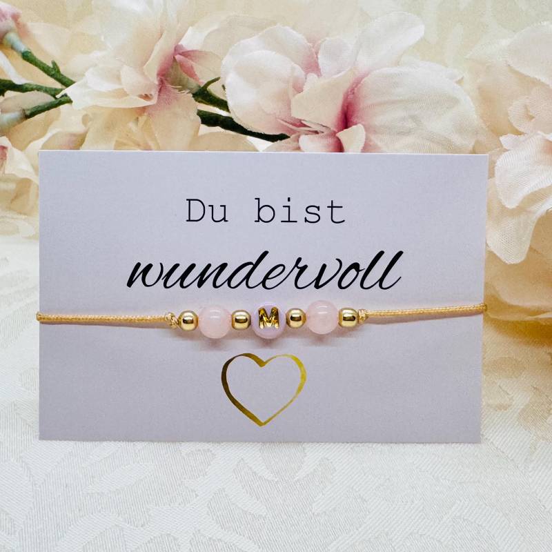 Personalisiertes Makramee Armband Mit Rosenquarz Edelsteinen - Buchstaben Rosa von GluecksengeI