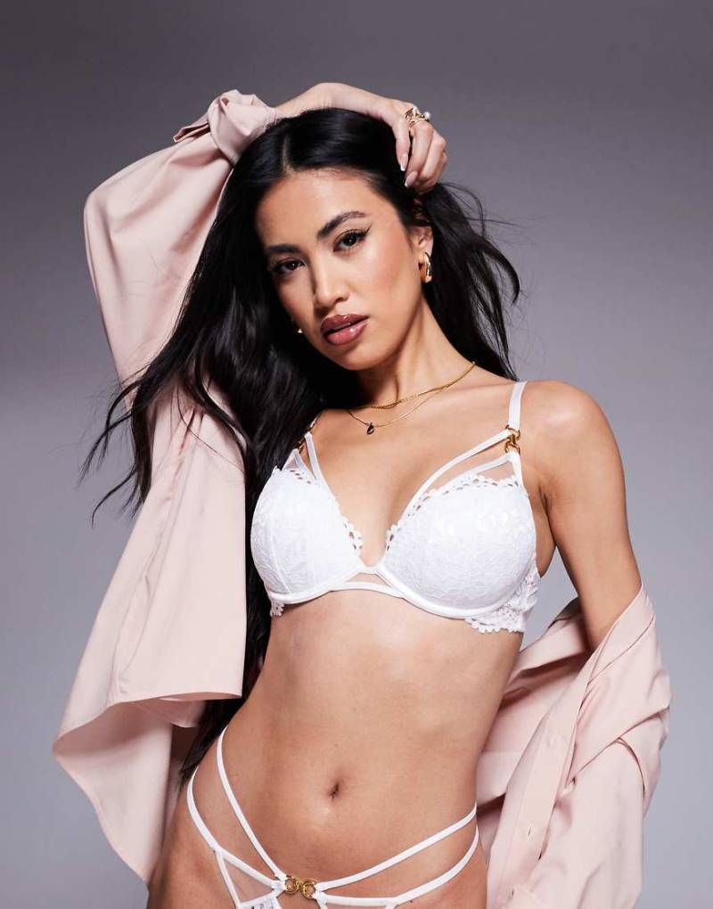 Ann Summers - Lovers Lace - Wattierter BH in Weiß mit tiefem Ausschnitt von Ann Summers