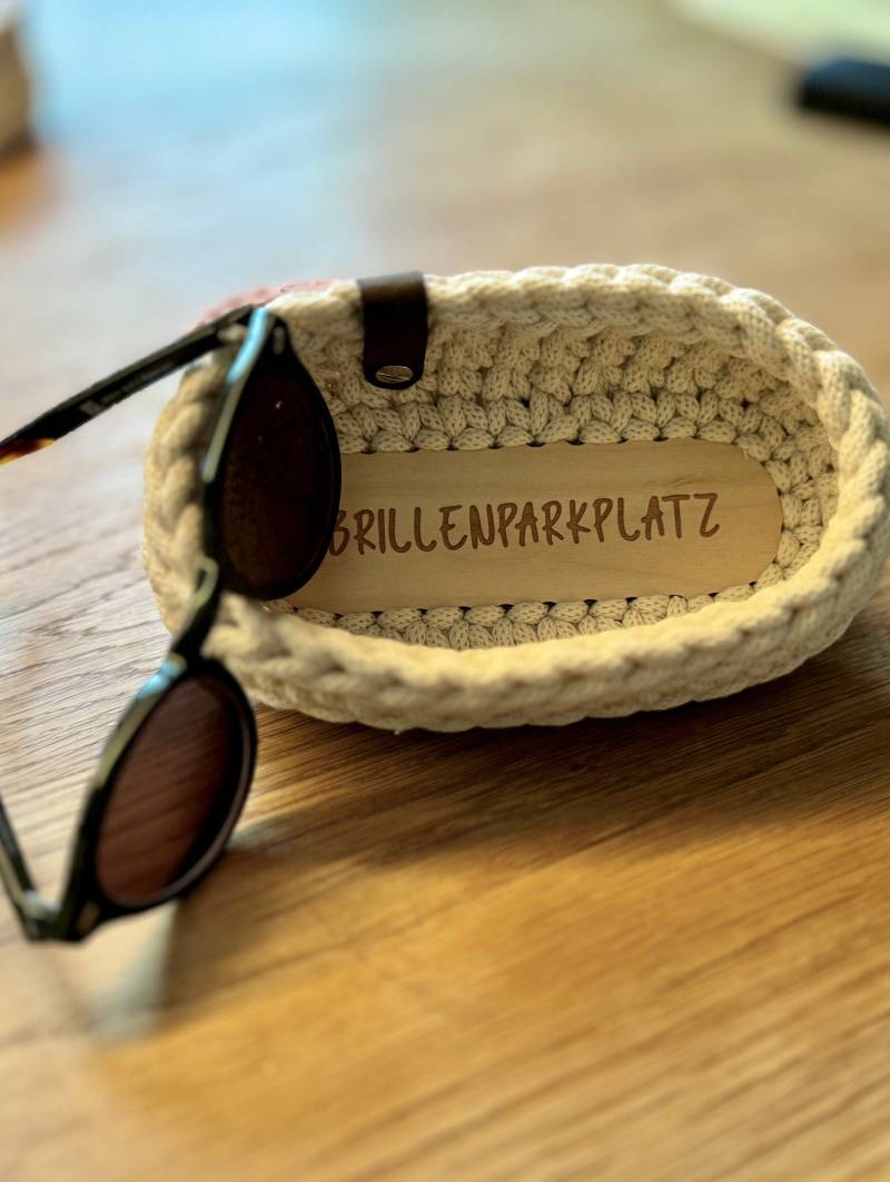 Brillenaufbewahrung, Brillenparkplatz, Gehäkelt von AnnAHimmelpforten