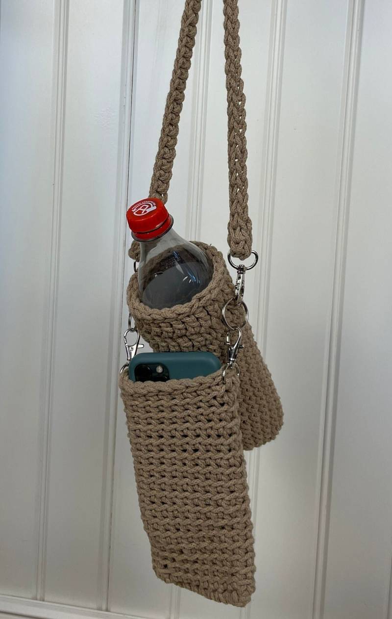 Gehäkelte Umhängetasche Für Trinkflasche Und Handy, Umhängegurt Abnehmbar Gehäkelte Umhängetasche Für Trinkflasche Und Handy, Umhängegurt Abnehmbar von AnnAHimmelpforten