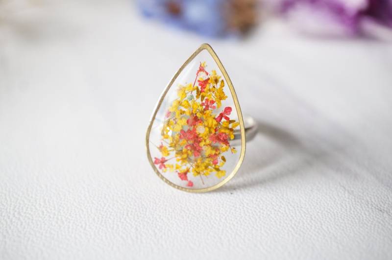 Echte Gepresste Blume Und Resin Ring in Rot Gelb Mix von AnnAndJoy