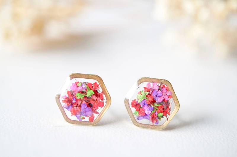 Echte Gepresste Blumen Und Resin Ohrstecker, Gold Hexagon Im Neon Mix von AnnAndJoy