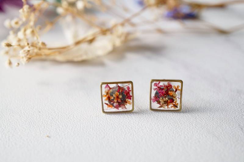 Echte Gepresste Blumen Und Resin Ohrstecker in Pink Orange Mix von AnnAndJoy