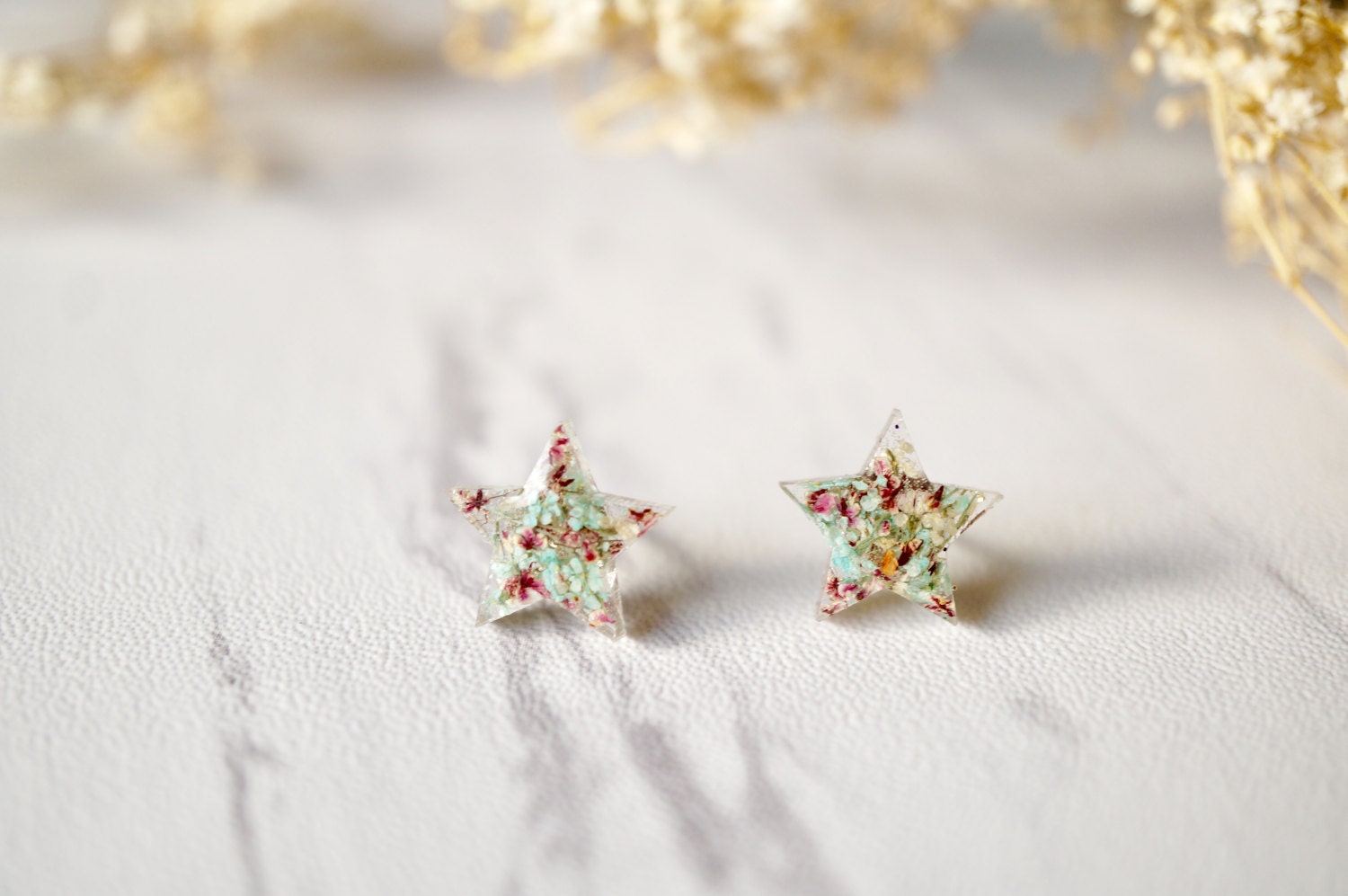 Echte Gepresste Blumen Und Resin Stern Ohrstecker in Mint Rose Echte Gepresste Blumen Und Resin Stern Ohrstecker in Mint Rose von AnnAndJoy