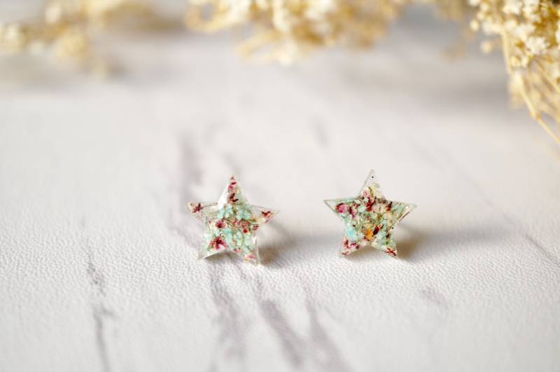 Echte Gepresste Blumen Und Resin Stern Ohrstecker in Mint Rose Echte Gepresste Blumen Und Resin Stern Ohrstecker in Mint Rose von AnnAndJoy