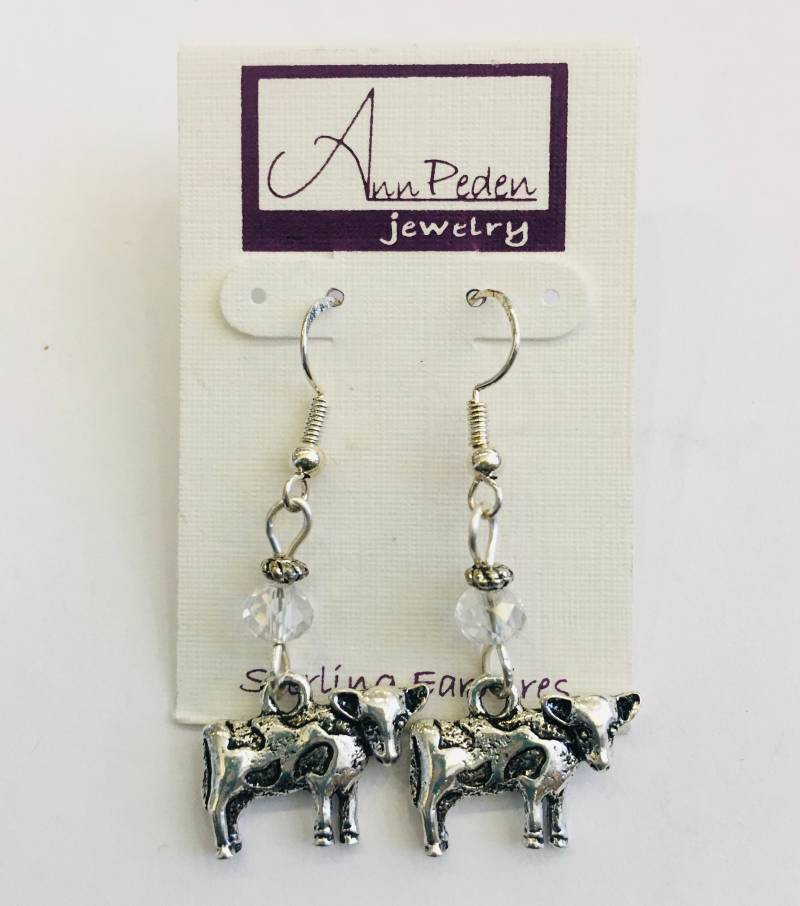 Kuh, Kalb, Bauernhof Mädchen Oder Scheune Charm Ohrringe - An Sterling Silber Ohrhaken von AnnPedenJewelry