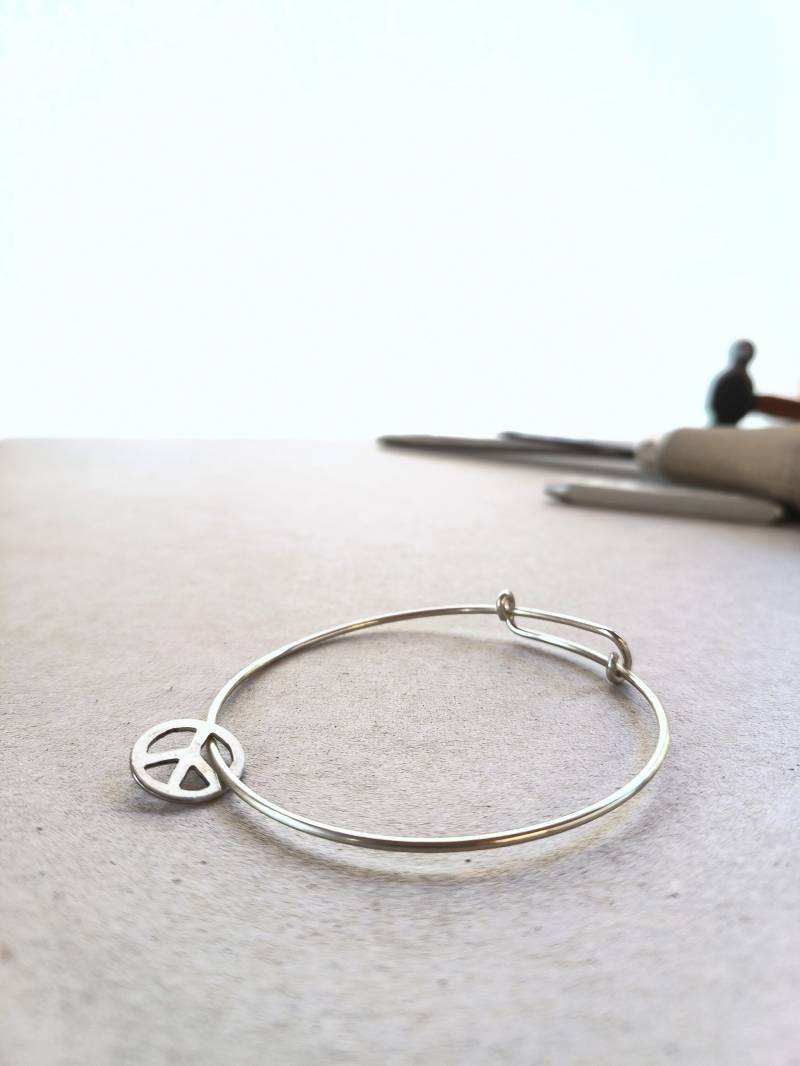 Sb38 „Peace" - Flexibles Handgefertigtes Armband Mit 1 Charm Handgefertigt 925Er Sterlingsilber Sb38 „Peace" - Flexibles Handgefertigtes Armband Mit 1 Charm Handgefertigt 925Er Sterlingsilber von AnnaAstromArt