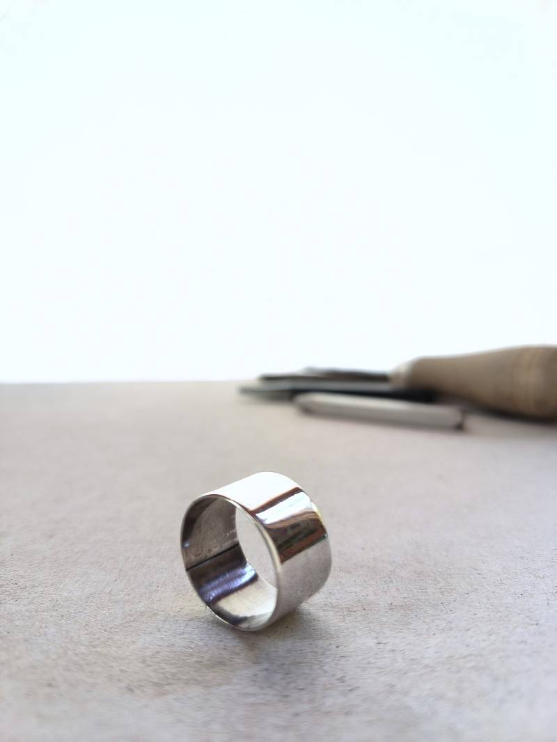 Sr61 „Feeling" - Glatter Silberring von AnnaAstromArt