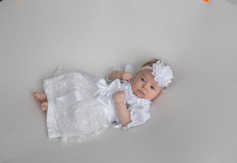 Babydirndl, Taufdirndl, Taufkleid Aus Seide Und Spitze von AnnaKaval