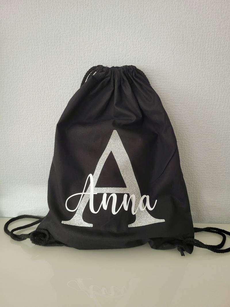 Turnbeutel Mit Initialien Und Name, Personalisierter Rucksack, Große Farbauswahl, Ideal Für Unterwegs, Tragemama, Ausrüstung Wanderurlaub von AnnaMadeManufactur