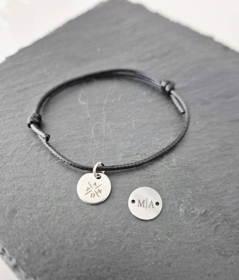 Verstellbares Armband Mit Anhänger Inkl. Initialien | 16010 von AnnaMadeManufactur