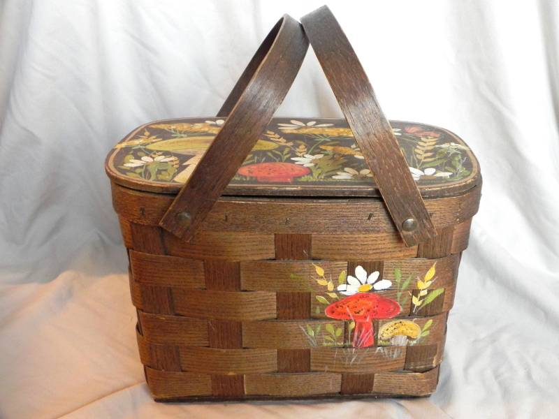 Braun Große Weidenkorb Geldbörse Handtasche Mit Handgemalten Blumen Und Schmetterling Braun Große Weidenkorb Geldbörse Handtasche Mit Handgemalten Blumen Und Schmetterling von AnnaMaesAttic