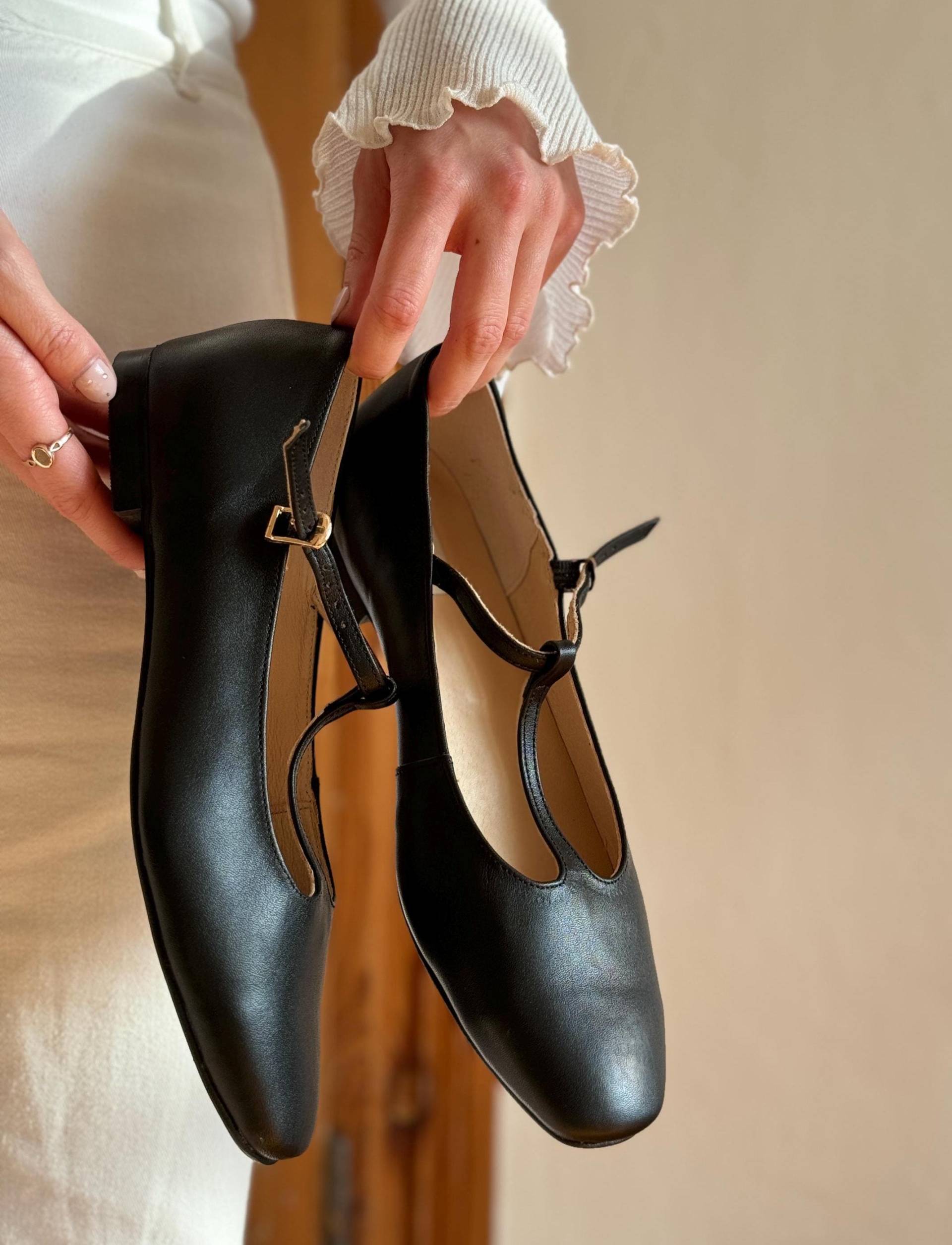 Zoya - Leder Mary Jane Ballerinas, T-Bar Schwarze Schuhe, Vintage Ballerinas, Anna Maratti von AnnaMaratti