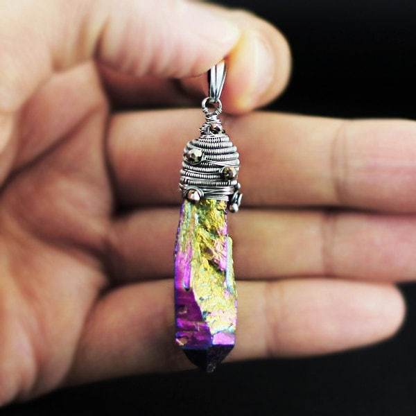 Multicolor Regenbogen Achat Anhänger Mit Titan Beschichtung, Wire Wrapped Sterling Silber Und Pyrit, Oxidierte Schmuck von AnnaMroczek