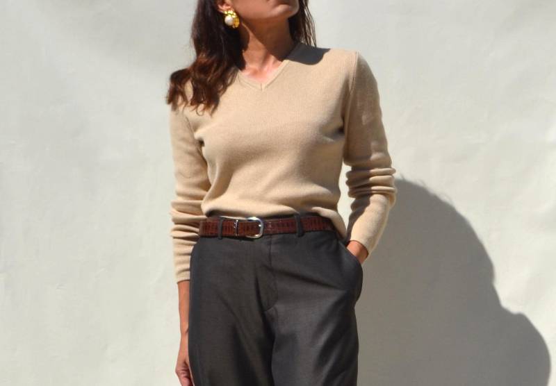 Beige Angora Kaschmir Baumwolle Viskose Mix Rippstrick Pullover Mit V-Ausschnitt.größe S von AnnaOhSailors