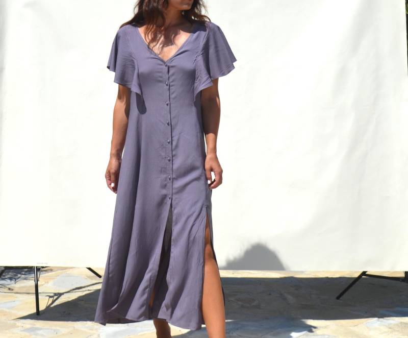 Graues Maxi Kleid Mit Rüschen Ärmeln Und Schlitzen in Gr. 38 von AnnaOhSailors