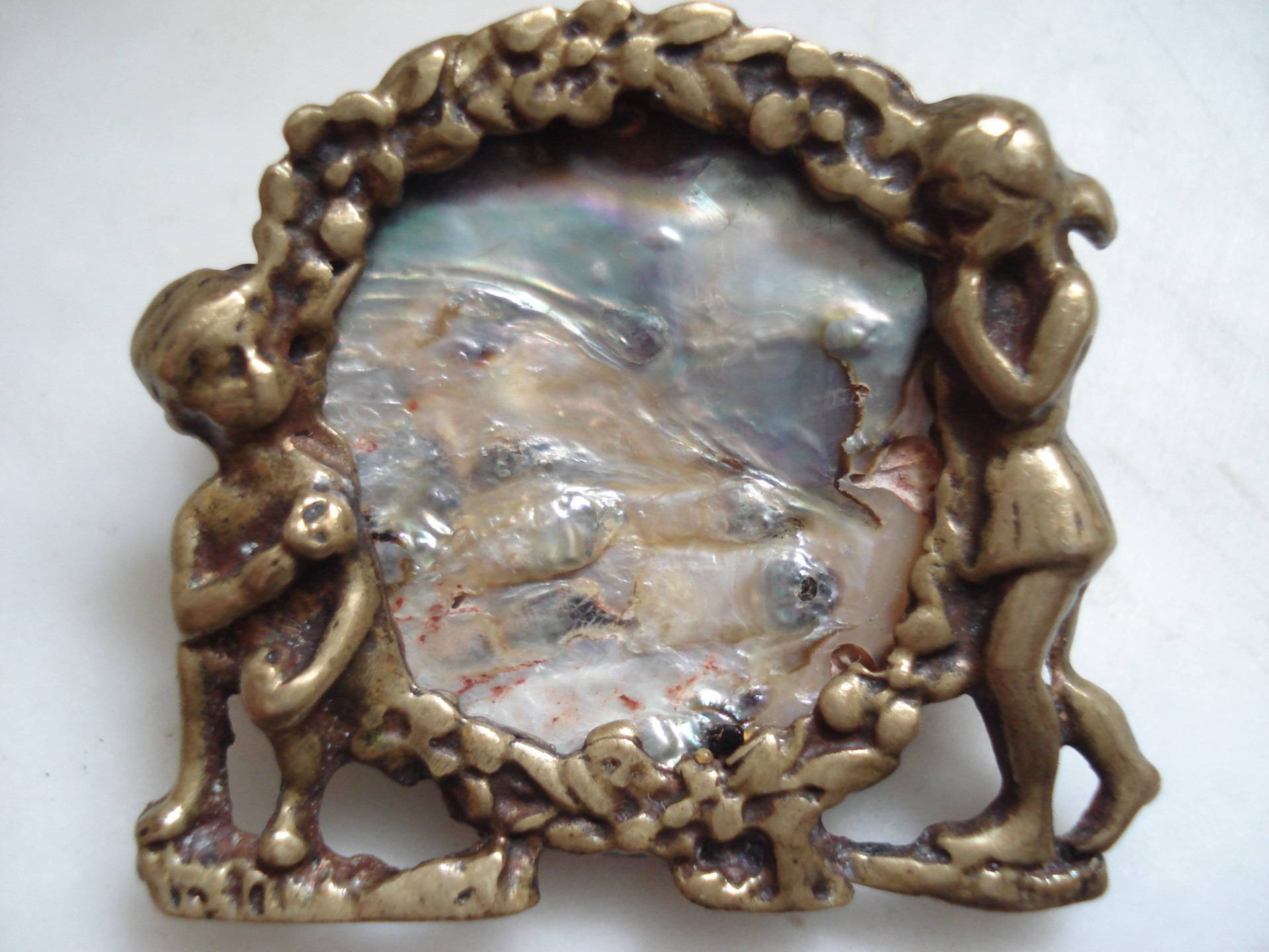 Art-Deco-Brosche Natürliches Perlmutt Und Bronze Einzigartige Handgemachte Pin Vintage 1980Er Jahre Shell Abalone Pin-Schal-Schal-Mantel-Accessoire von AnnaRecycle