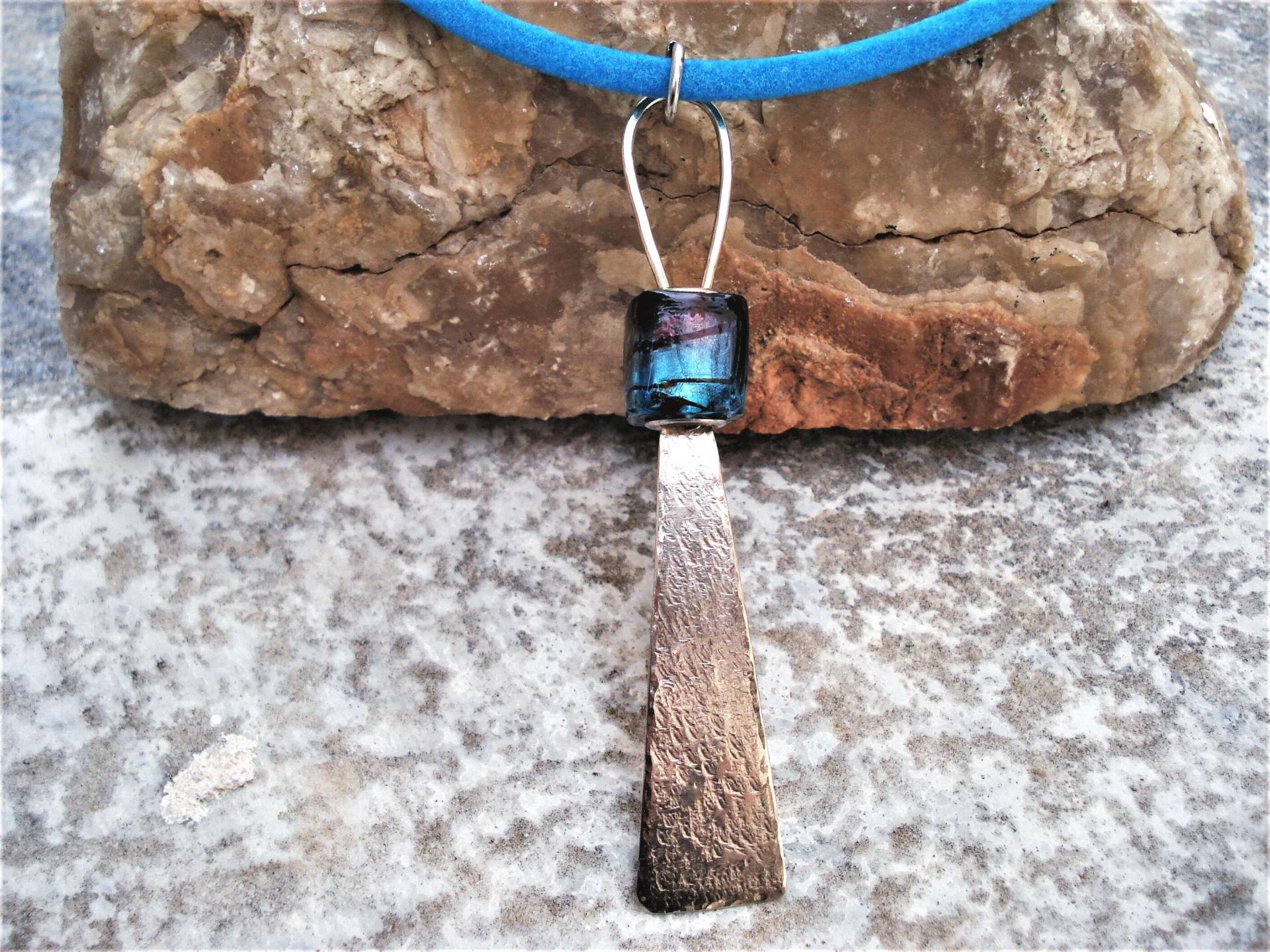 Blau Lila Murano Glas Anhänger Gehämmerte Silber Blaue Samt Silikon Schnur Halskette Moderne Einzigartige Kalte Verbindung von AnnaRecycle