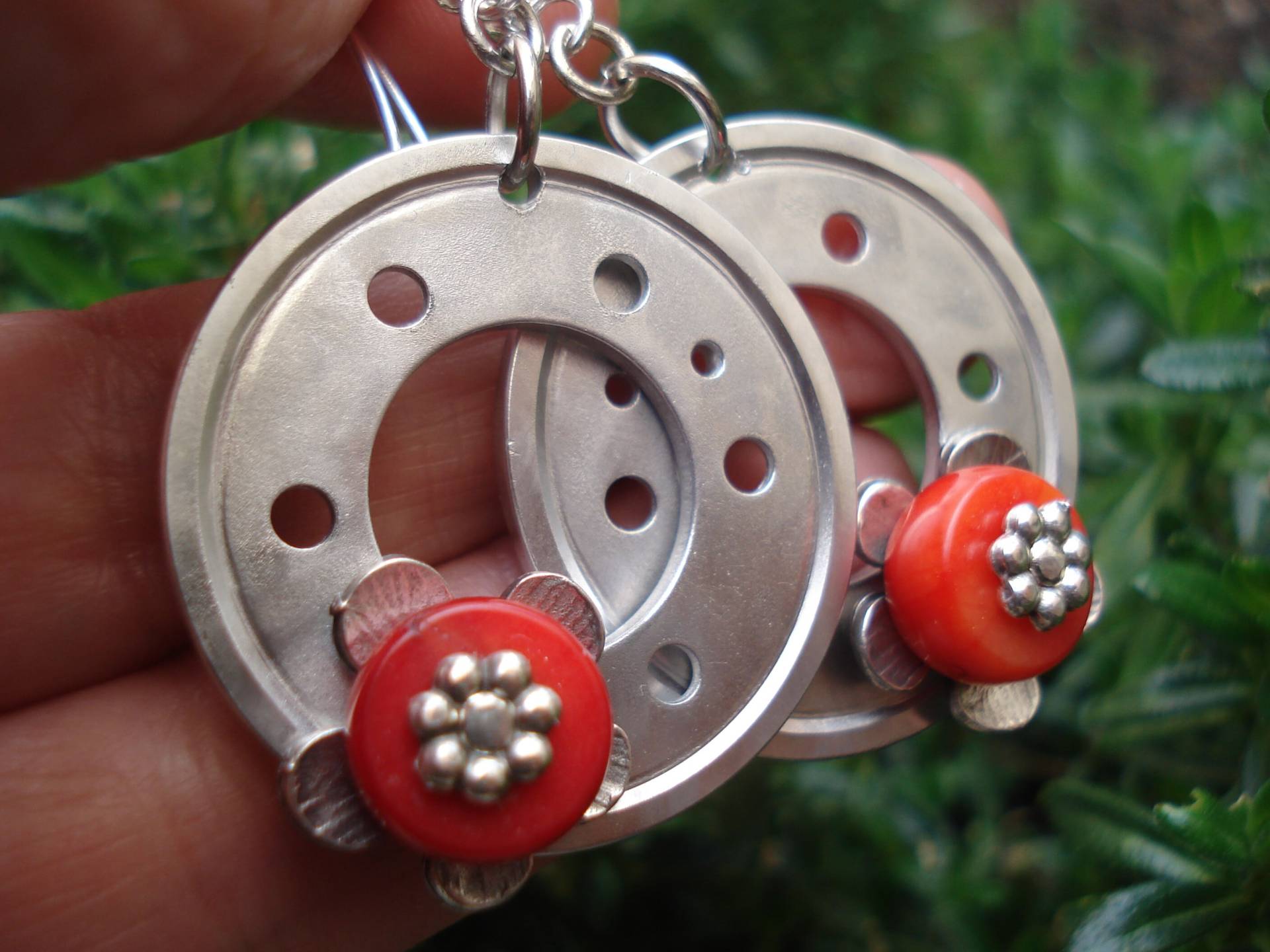 Festplatte Köpfe Ohrringe Genietete Rote Koralle Recycled Einzigartige Handgefertigte Coole Computer Sterling Silber Kalte Verbindung von AnnaRecycle