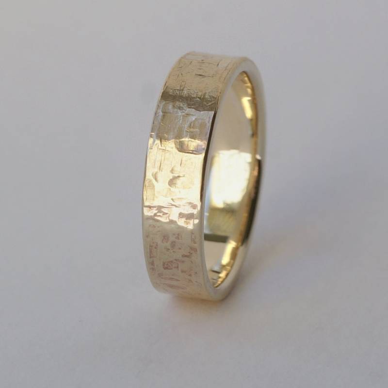 Rock Textur Ring in 9K Gelbgold - Herren Ehering Aus 935 Gehämmert von AnnaReiJewellery