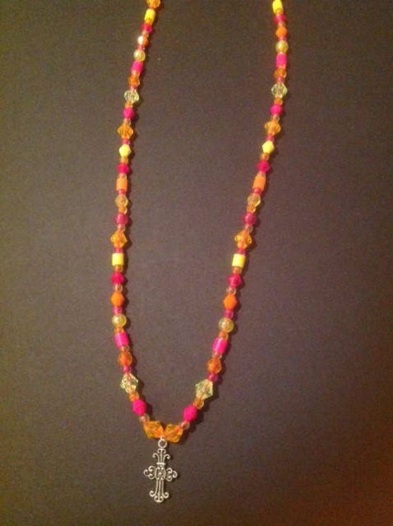 Daughter Of Eve Kreuz Halskette von AnnaTerruweMuseum