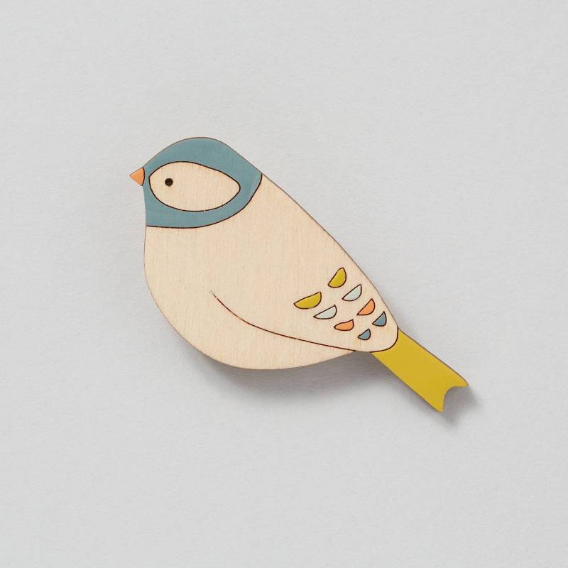 Buchfink Vogel Brosche Laser Cut Birkenholz Pin von AnnaWiscombe