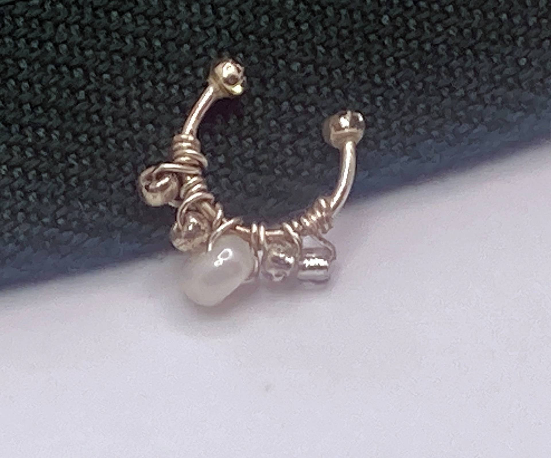 Gefälschter Septum Ring, Sterling Silber Faux Ring Mit Weißem Akzent, Künstlicher Nasenring, Fake Septum, Kein Piercing Erforderlich von AnnabellesNoseRings