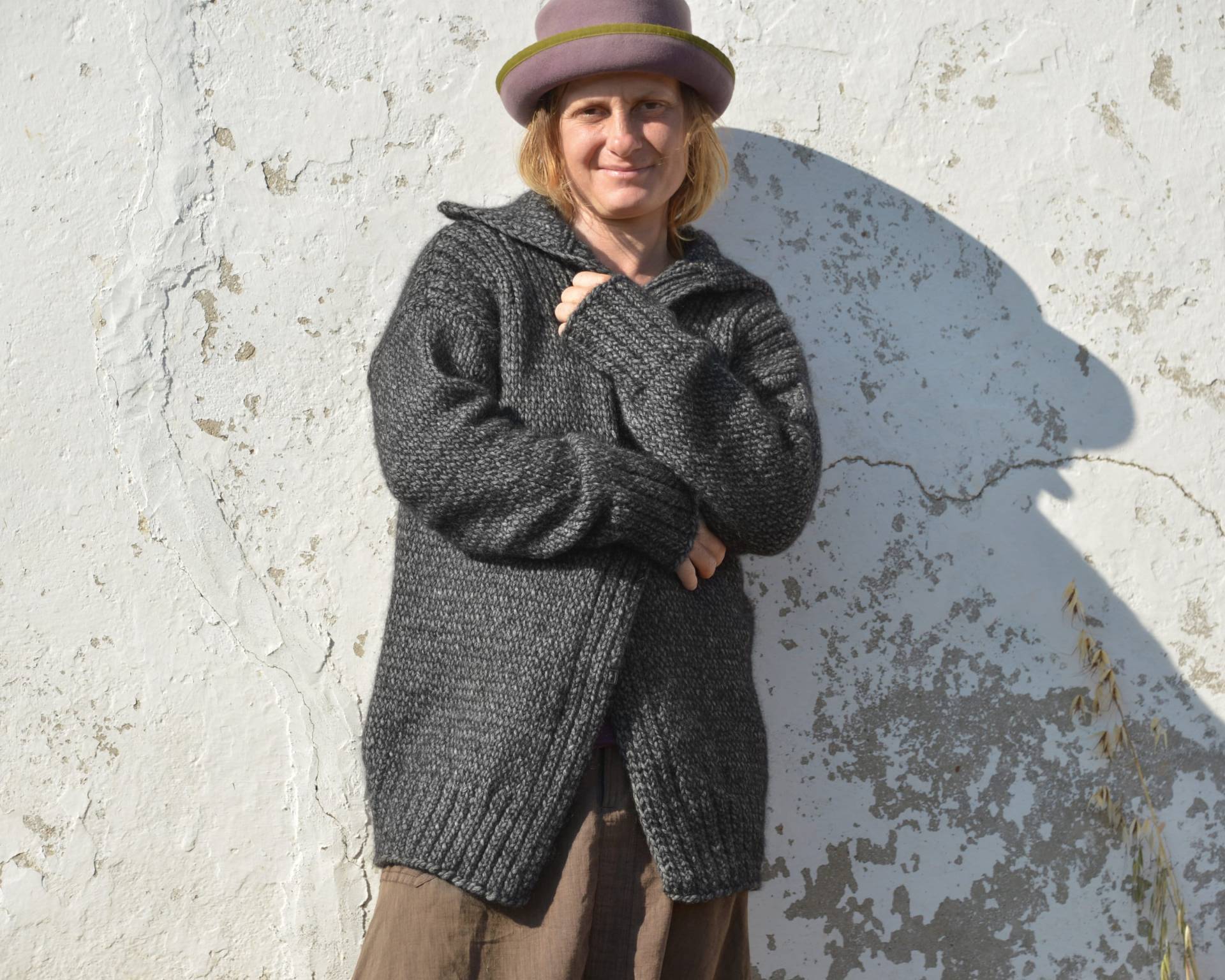 Dicke Wolljacke Grau/Anthrazit, Handgestrickt Größe 36-40 Dicke Wolljacke Grau/Anthrazit, Handgestrickt Größe 36-40 von AnnadieGrosse
