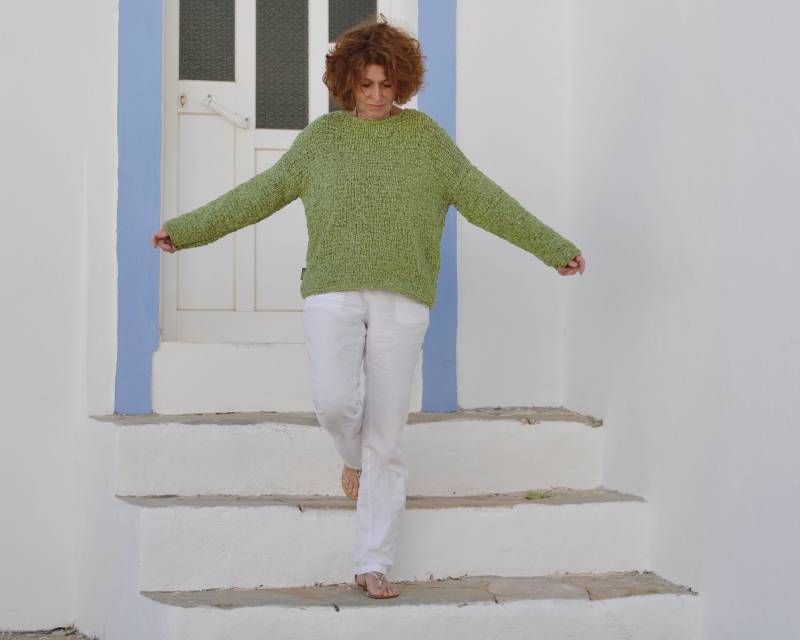 Hellgrüner Damenpullover, Handgestrickt Größe M Hellgrüner Damenpullover, Handgestrickt Größe M von AnnadieGrosse