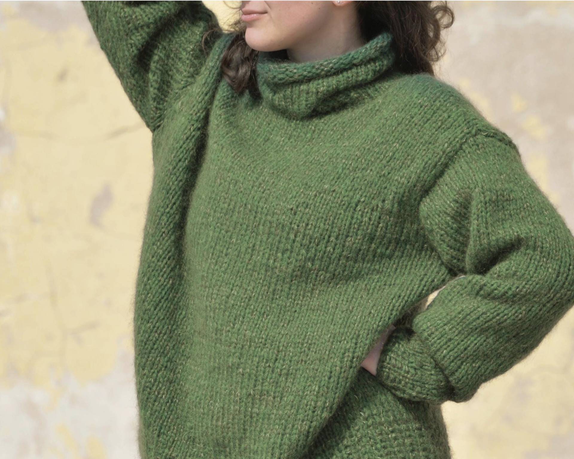 Sehr Weicher Wollpullover, Handgestrickt Grün Schurwolle Merino, Größe M/L von AnnadieGrosse