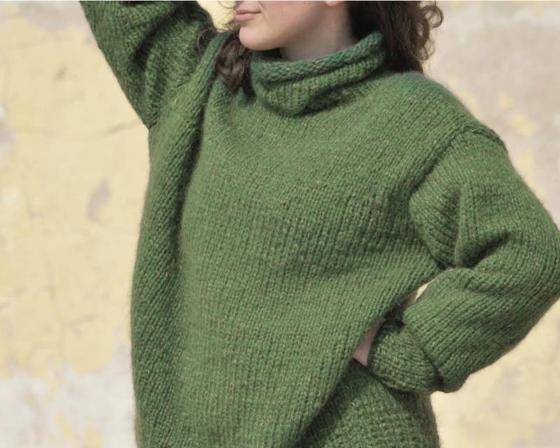Sehr Weicher Wollpullover, Handgestrickt Grün Schurwolle Merino, Größe M/L von AnnadieGrosse